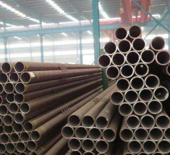 山東無縫<a href='http://m.truthwine.cn/' target='_blank' style='color:#0000FF; text-decoration:underline;'>合金鋼管</a>加工廠家9948石油裂化管價格6479化肥鋼管管道 山東6479無縫鋼管加工廠家9948石油裂化管價格6479化肥鋼管管道